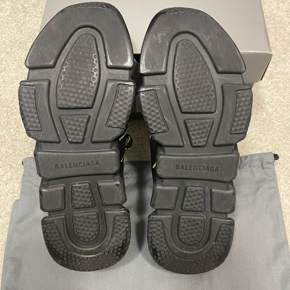 BALENCIAGA MENS BLACK KNIT LACE UP SNEAKER SIZE 8 US 41 EUR - Picture 4 of 9